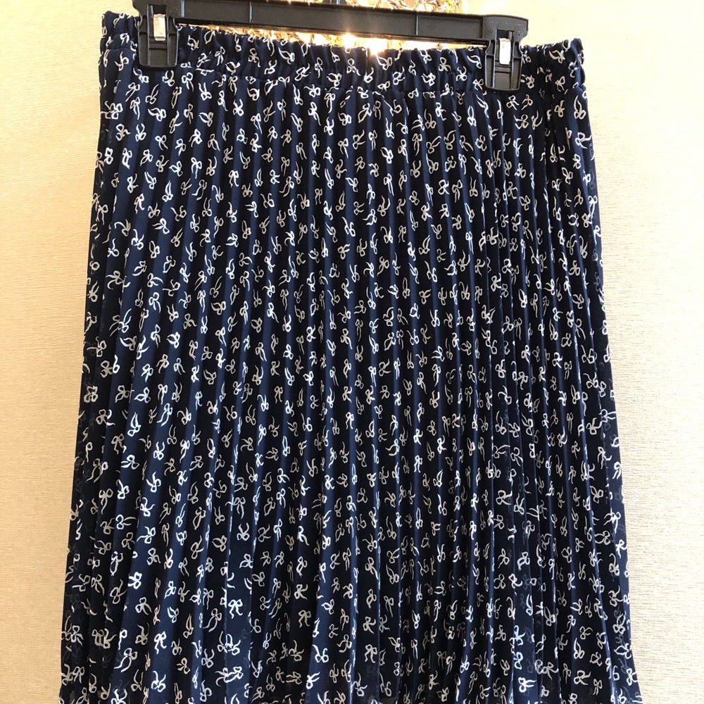 Blue and white midi flair skirt. Lightly worn